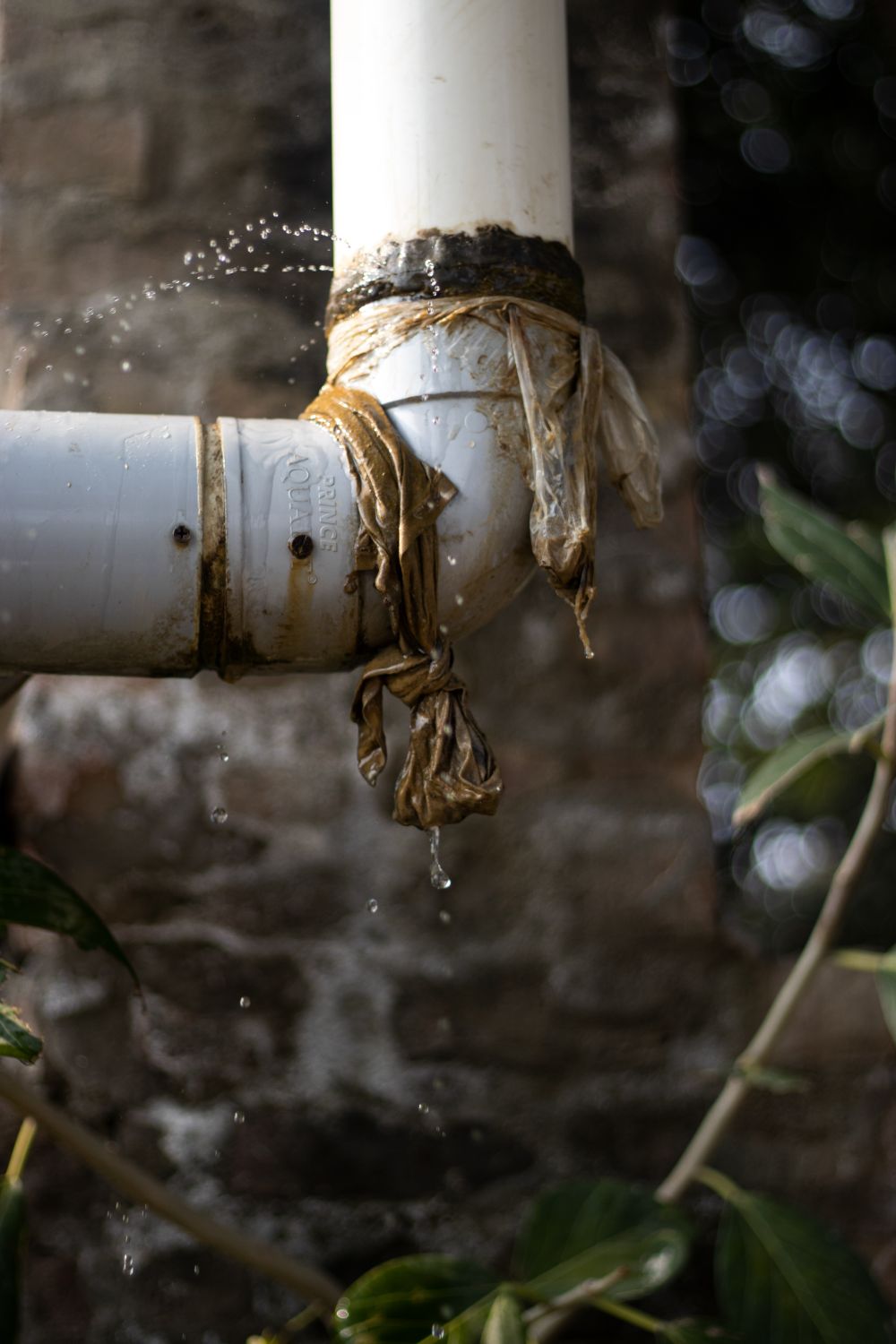 Leaking pipe causing water damage